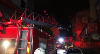 Tarihi konak kül oldu