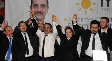  Taş, partililerle buluştu