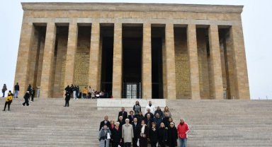 Yaşlı Meclisi’nden Anıtkabir’e ziyaret