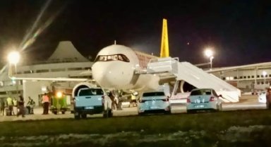 Kargodan ses geldi Antalya’ya iniş yaptı 