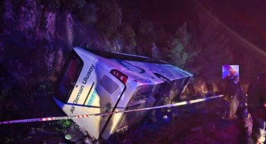 Antalya'da feci kaza: 1'i ağır 20 yaralı