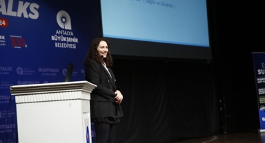 Anttalks’ta Ezo Sunal konuk oldu 