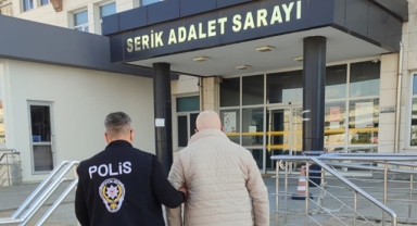 Aranan 10 kişi yakalandı