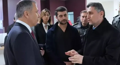 Bakan Yerlikaya, kazada yaralanan polisi ziyaret etti