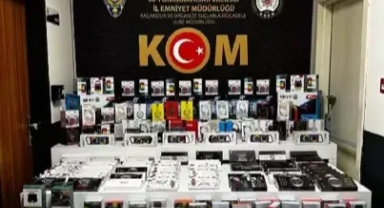 Elektronik ürün kaçakçıları yakalandı