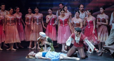 Romantik bale 'Giselle' sahnede