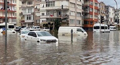 Altyapı durdu yağmur vurdu