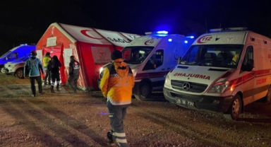 Maden sahasında toprak kayması: 9 işçiyi arama çalışmaları sürüyor