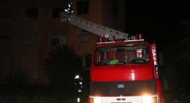 4 katlı metruk binada yangın 