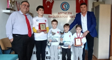 Minik Bahar ‘milli’ yola girdi 