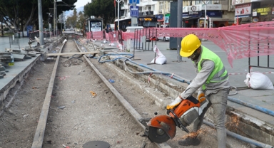 Nostaljik tramvayda hummalı çalışma  