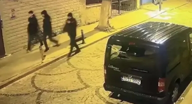 Otomobilden tabanca çalan şüpheliler yakalandı