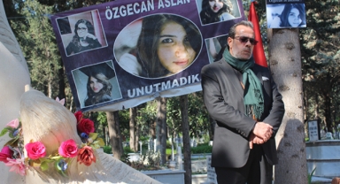 Özgecan Aslan mezarı başında anıldı