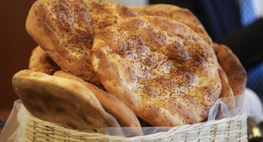 Ramazan pidesi 15 liradan satılacak