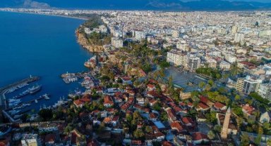 Ruslar Antalya'dan kaçıyor