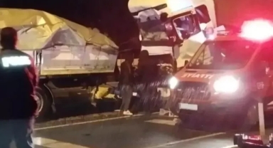 4 tır zincirleme kaza yaptı: 1 ölü, 3 yaralı