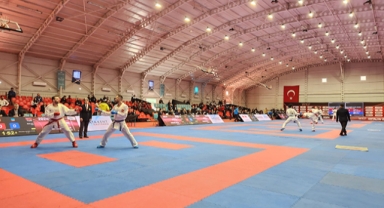 60 ülkeden 380 sporcu