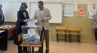 Bakan Tekin: Eğitimi önceleyenleri arzu ediyorum