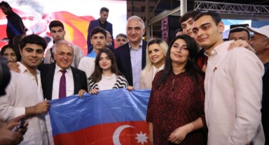 'Belediyecilik reklam ajanslarıyla, sosyal medya aparatlarıyla yapılmaz'