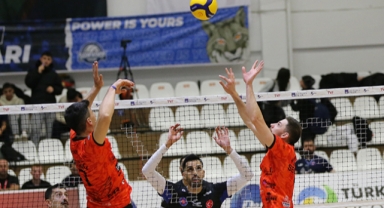 Efeler Antalya’da Halkbank’a yenildi