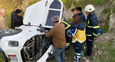 Elektrikli bisiklet boş arsaya düştü