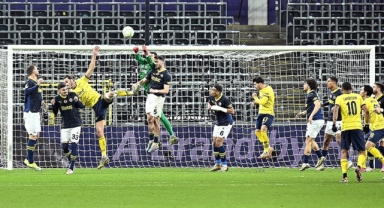 Fenerbahçe, Avrupa'da çeyrek final için sahaya çıkıyor