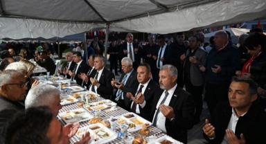 İftarını Manavgat'ta yaptı