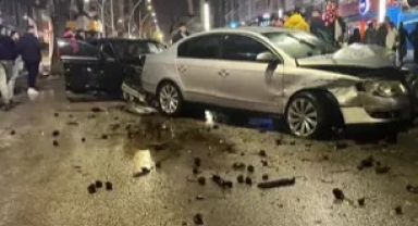 İki otomobil çarpıştı: 1 yaralı