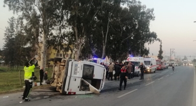 Kamyonet ile minibüs çarpıştı