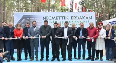 Necmettin Erbakan Kütüphanesi açıldı