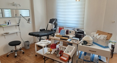 Kiraladığı evi kliniğe çevirmiş