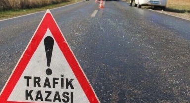Kontrolden çıkan otomobil işyerine girdi