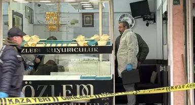 Kuyumcudan 1,5 kilo altın çaldılar