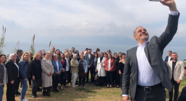 Manavoğlu kadınlarla bir araya geldi