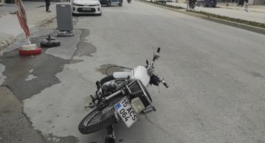 Motosikletle kaza yapan genç yaralandı