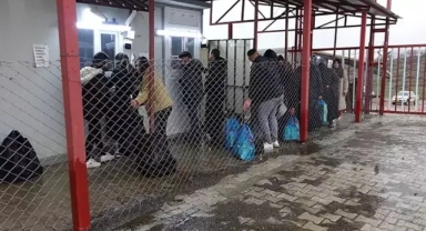 O kapıdan 11 ayda 355 bin kişi giriş-çıkış yaptı