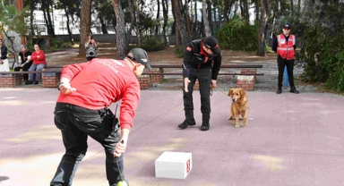 Özel öğrencilere deprem tatbikatı