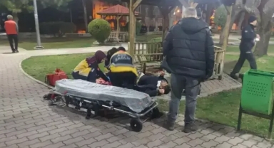 Parkta tüfekle ayaklarından vuruldu