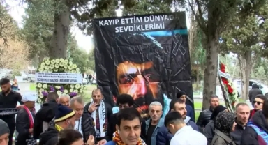 Sanatçı Müslüm Gürses mezarı başında anıldı