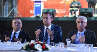 Vatandaşlarla iftar yaptı