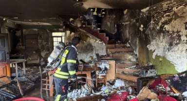 Villada çıkan yangın hasara neden oldu