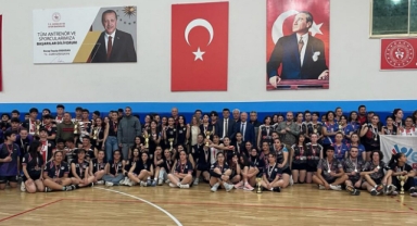 Voleybol turnuvası sona erdi