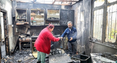 Çocukları kurtardı kuşları kurtaramadı