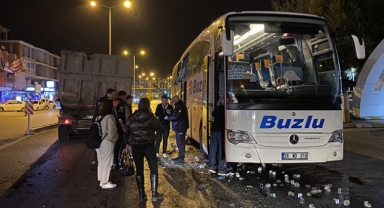 Yolcu otobüsü ve kamyon çarpıştı