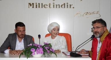 24 Nisan’da 24 nikah