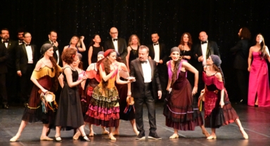 25. yılını gala konseriyle kutladı