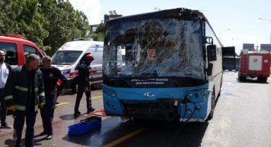 3'ü halk otobüsü, 7 aracın karıştığı kazada 8 yaralı