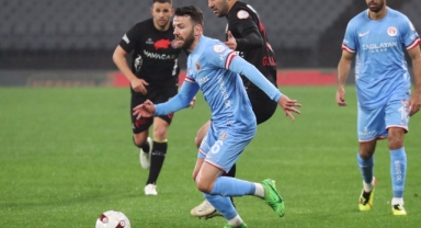 Akrep, İstanbul'da mağlup