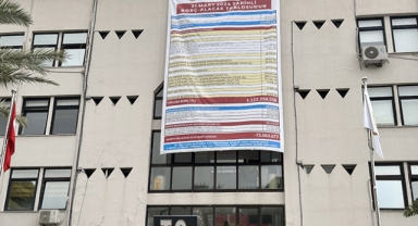 Alanya'da partiler arasında afiş kavgası
