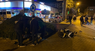Antalya'da iki motosiklet çarpıştı: 2 yaralı